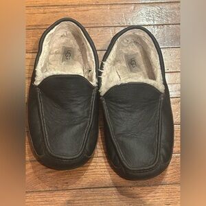 UGG Ascot Men's Leather Slipper, Size 11EEE- Espresso